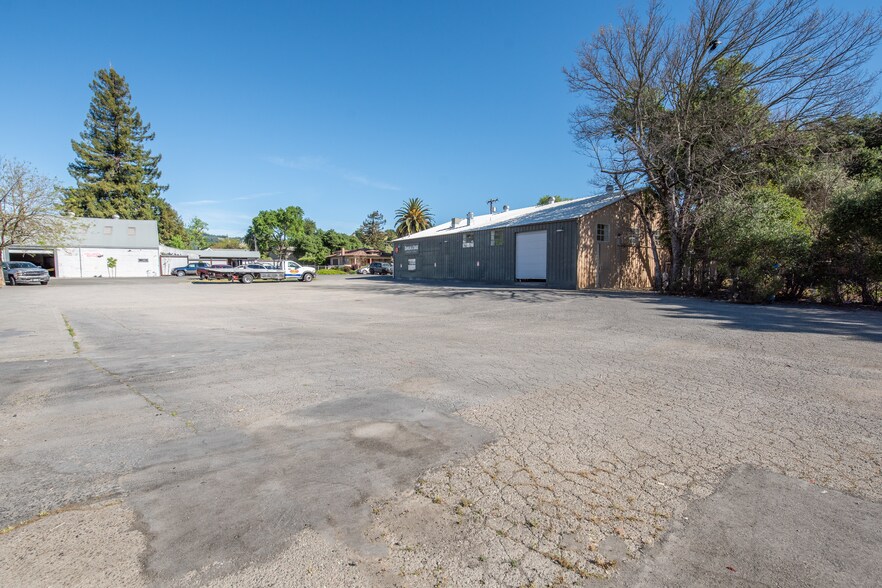 More Photos Of 115 E 2nd St, Cloverdale Warehouse For Sale
