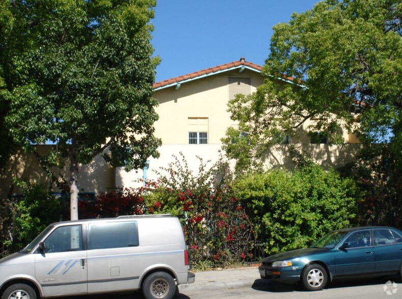 More Photos Of 1933 E Gage Ave, Los Angeles Restaurant For Lease