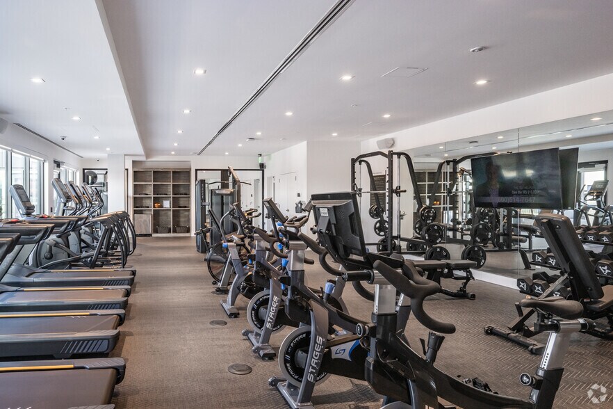 More Photos Of 1840 Market St, Denver Apartments For Lease