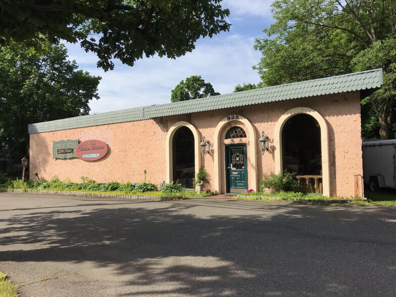 Primary Photo Of 925 State Rt 23, Pompton Plains Freestanding For Lease