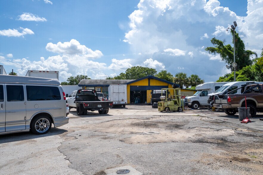 More Photos Of 5507 E Colonial Dr, Orlando Auto Repair For Sale