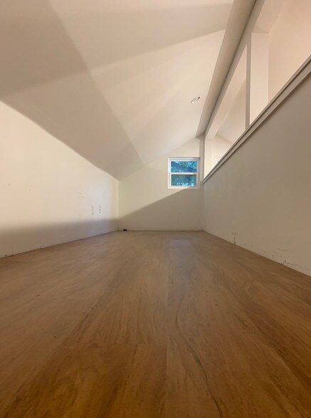 More Photos Of 1601 Holly St, Austin Medical For Lease