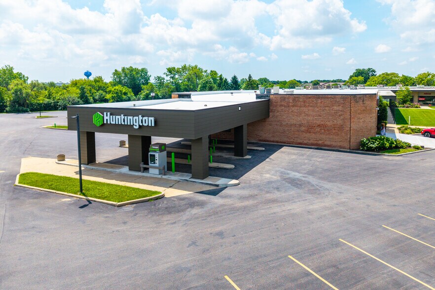 More Photos Of 391 Quadrangle Dr, Bolingbrook Office For Sale