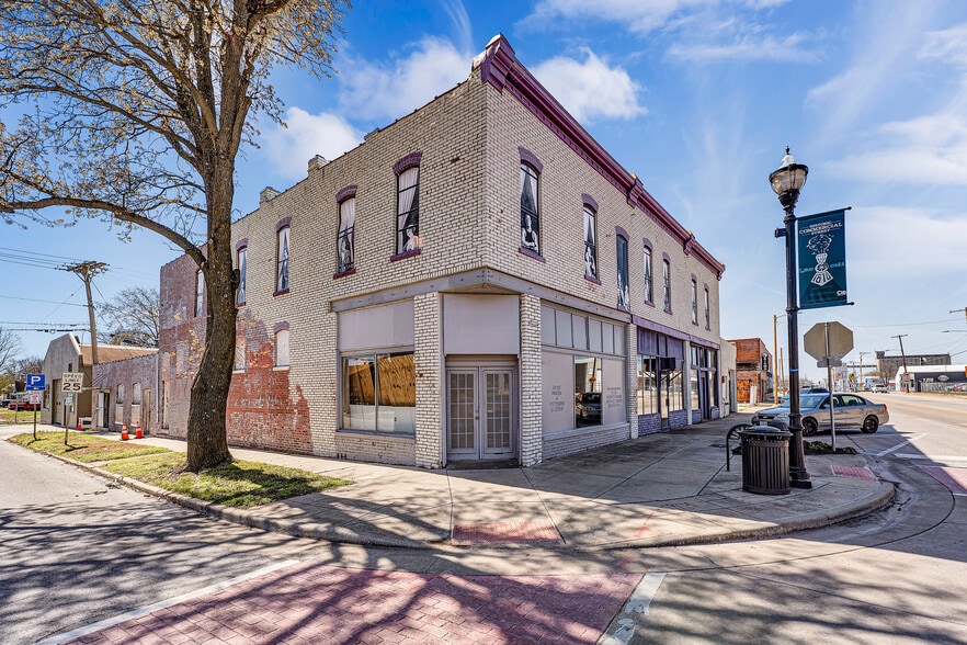 Primary Photo Of 504 W Commercial St, Springfield Storefront Retail Office For Sale