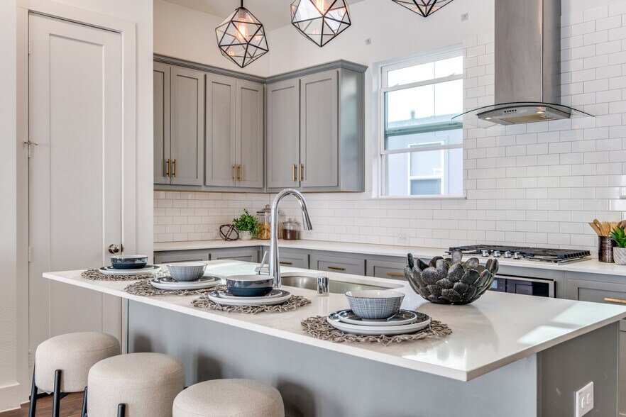 More Photos Of 2513 El Camino Ln, Dallas Specialty For Sale