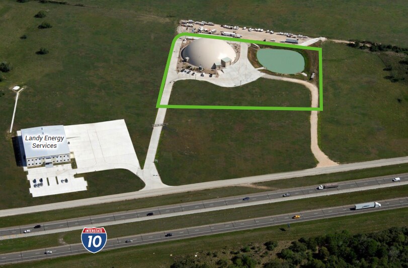 More Photos Of 3063 Outlet Center Dr, Sealy Flex For Sale