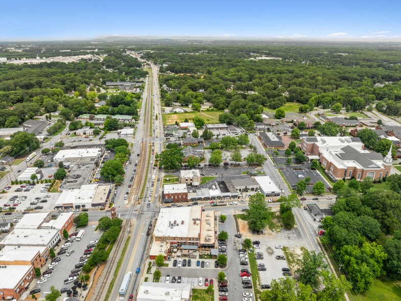 More Photos Of 128 Curtis St, Simpsonville Storefront Retail Office For Lease
