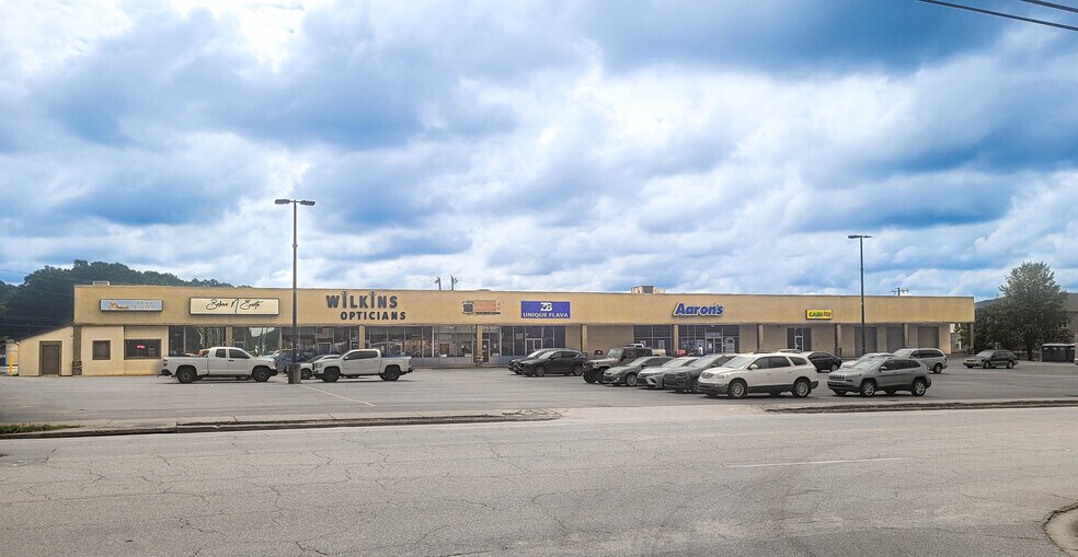 Primary Photo Of 404 McCravy Dr, Spartanburg Unknown For Lease