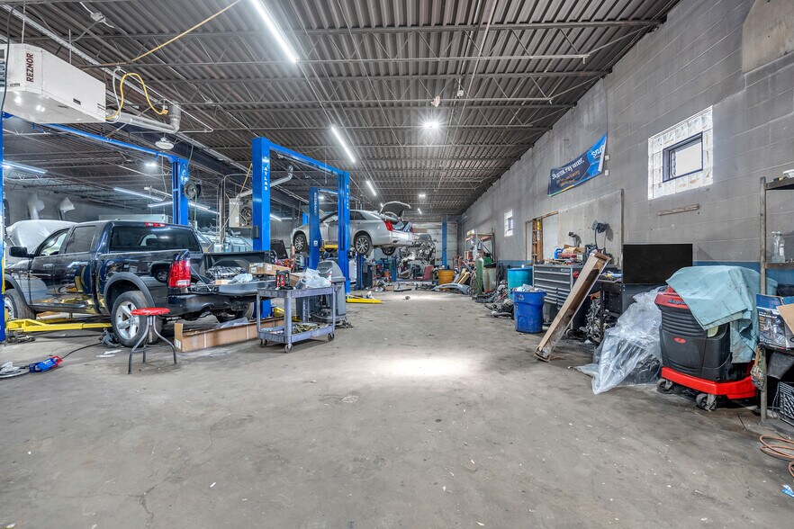 More Photos Of 26 E 34th Pl, Steger Auto Repair For Lease