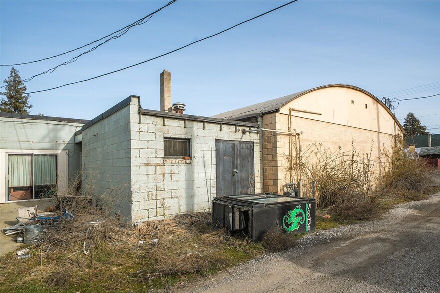 More Photos Of 120-124 E Crawford St, Deer Park Freestanding For Sale