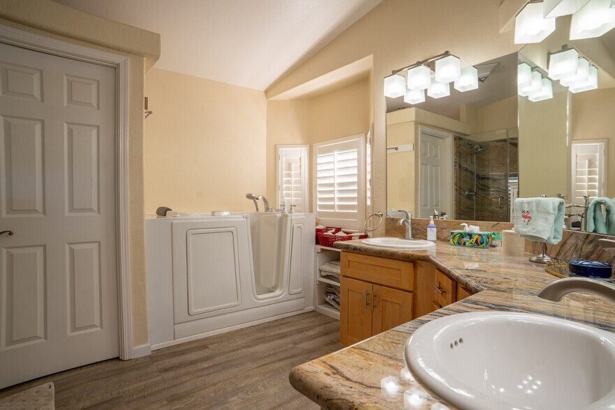 More Photos Of 2017 Walnut Blvd, Brentwood Land For Sale