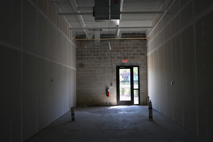 More Photos Of 3370 Rouse Rd, Orlando Storefront For Sale