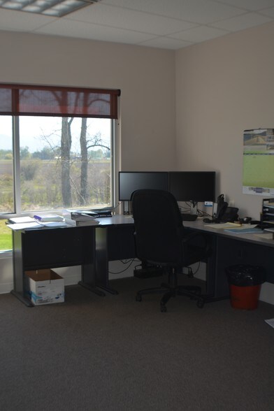 More Photos Of 125 Schoolhouse Loop, Kalispell Office For Sale