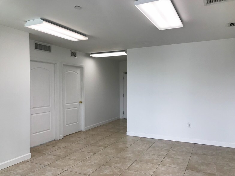 More Photos Of 10388 State Road 84, Davie Warehouse For Lease
