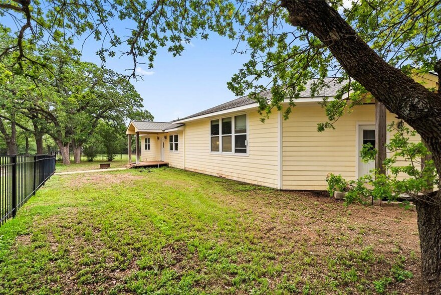 More Photos Of 1389 U.S. 290 E, Elgin Land For Sale