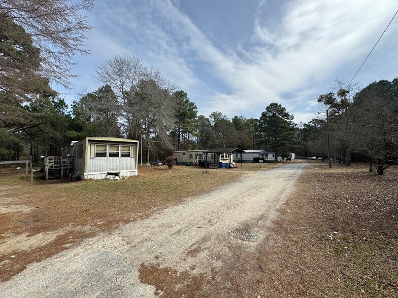 More Photos Of 1411 Seabrook School Rd, Fayetteville Manufactured Housing Mobile Home Park For Sale