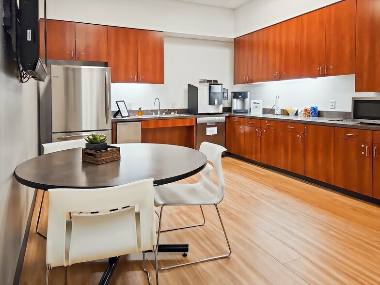 More Photos Of 610 Uptown Blvd, Cedar Hill Coworking Space