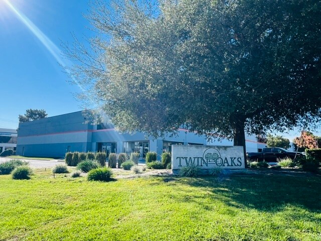 More Photos Of 4475 Eucalyptus Ave, Chino Warehouse For Lease