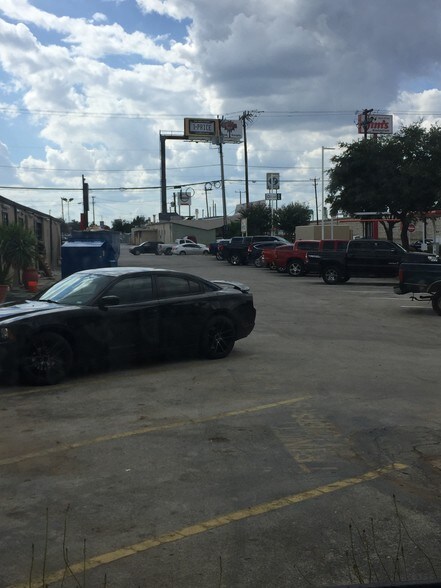 More Photos Of 8418 Broadway St, San Antonio Industrial For Sale