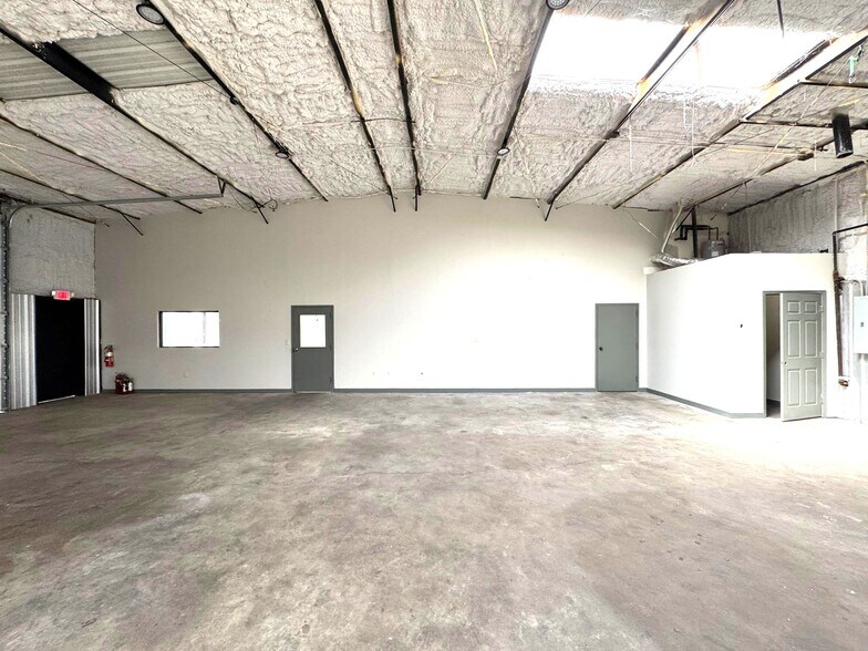 More Photos Of 7300 Craft Goodman Rd, Olive Branch Service For Lease