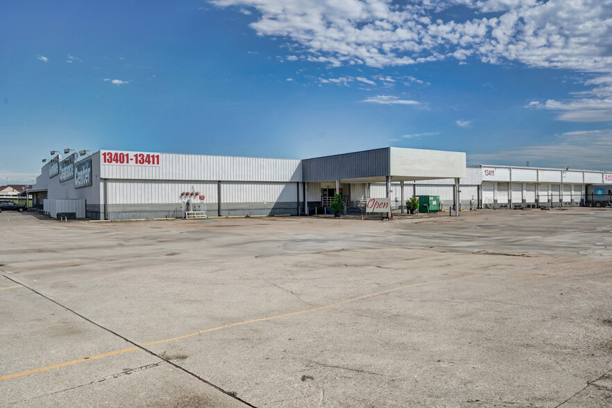 Primary Photo Of 13401-13411 Gulf Fwy, Houston Warehouse For Lease