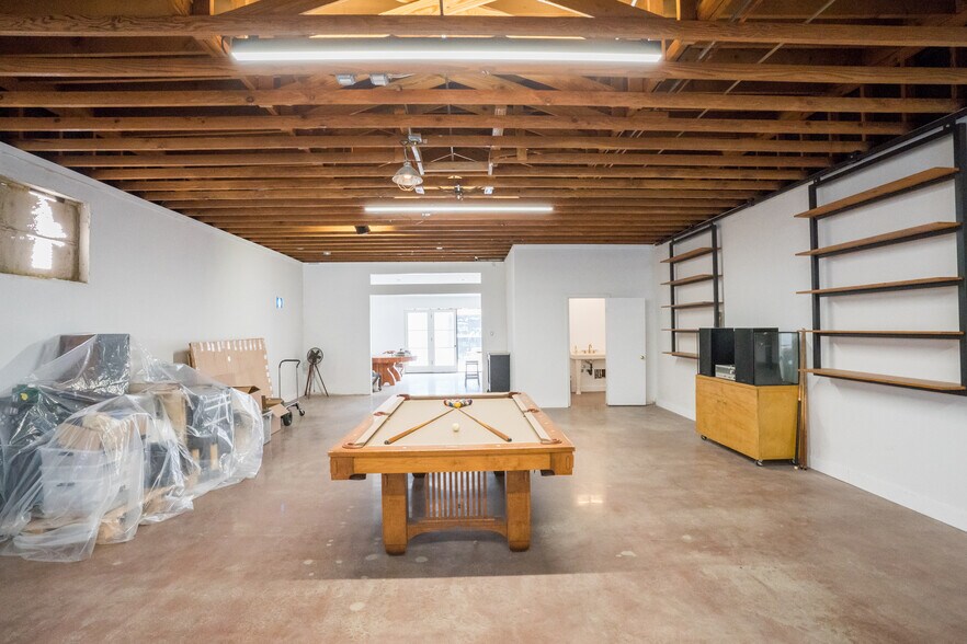 More Photos Of 1529 W Pacific Coast Hwy, Long Beach Storefront For Sale