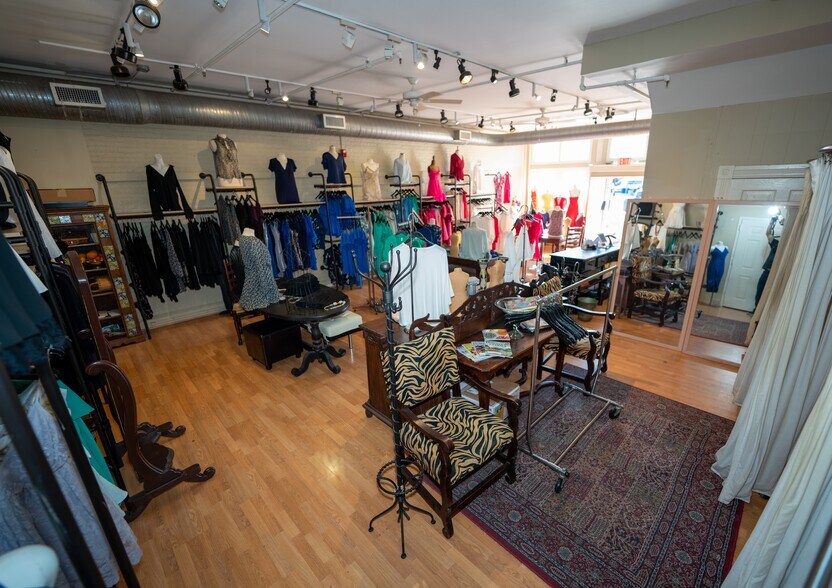 More Photos Of 813 S Broadway, Baltimore Storefront Retail Residential For Lease