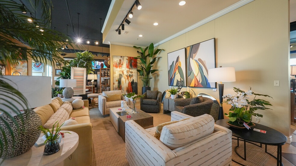 More Photos Of 2265 Bagnell Dam Blvd, Lake Ozark Office For Sale