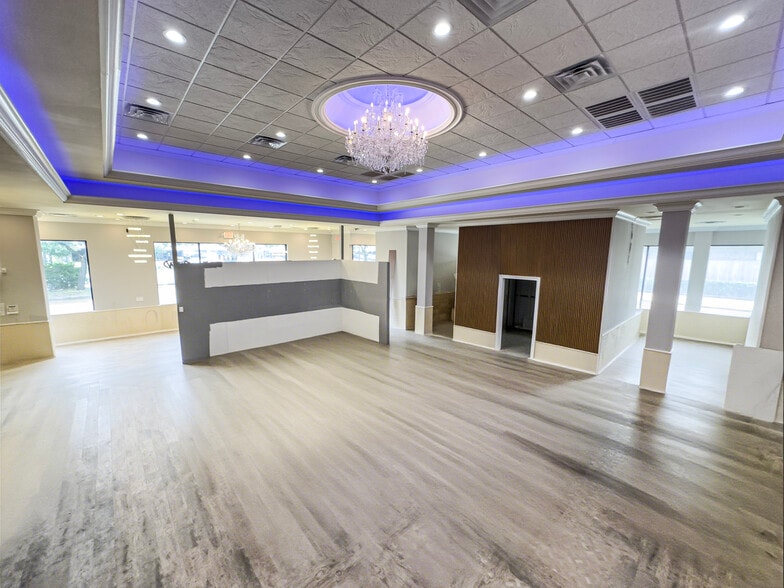 More Photos Of 12838 Murphy Rd, Stafford Showroom For Lease