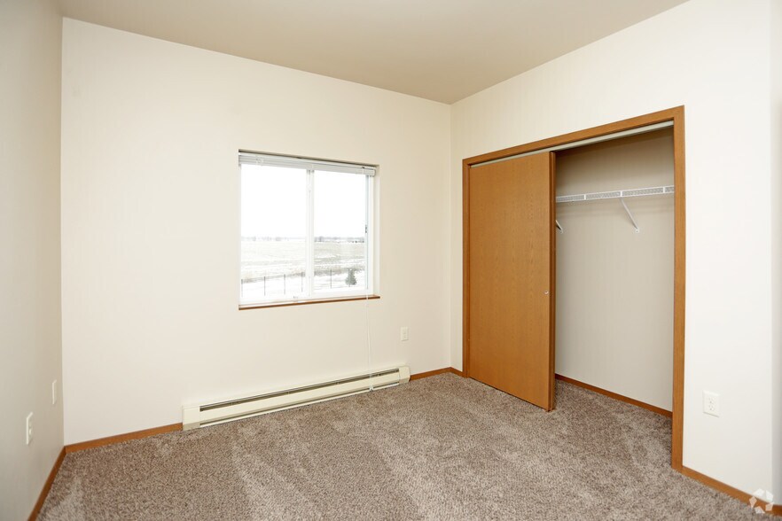 More Photos Of 1300-1302 Quiniela Dr, North Sioux City Apartments For Sale