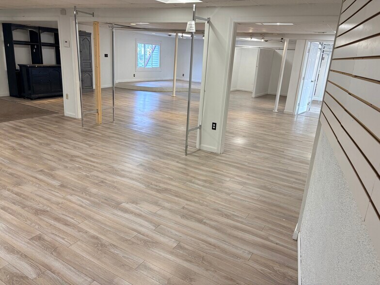 More Photos Of 1875 Main St, Tewksbury Storefront For Lease