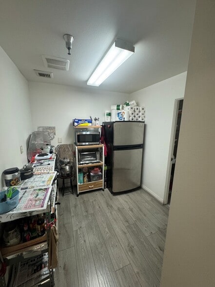 More Photos Of 950 W Central Ave, Brea Warehouse For Sale