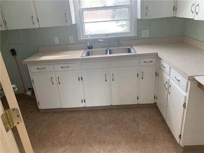 More Photos Of 1212 Bay Rd, Lake George Freestanding For Lease