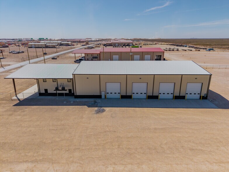 More Photos Of 16510 W Basin St, Odessa Warehouse For Sale