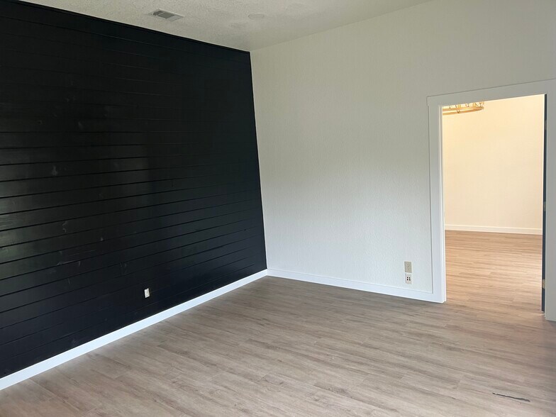 More Photos Of 605 River Bend Dr, Georgetown Office For Lease