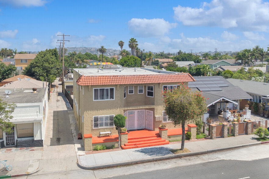 Primary Photo Of 2123-2131 E 7th St, Long Beach Apartments For Sale