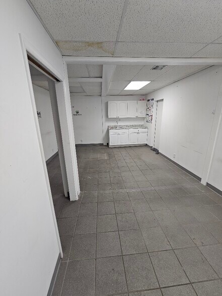 More Photos Of 8620 Jamaica Ave, Jamaica Office Residential For Lease