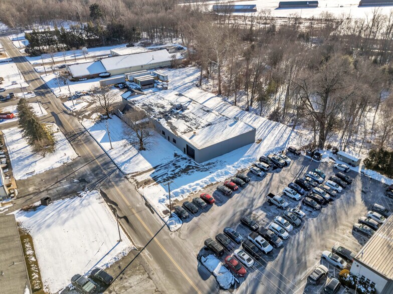 More Photos Of 67 Mainline Dr, Westfield Manufacturing For Lease