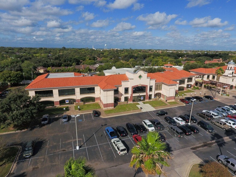 More Photos Of 7210 McPherson Rd, Laredo Medical For Lease