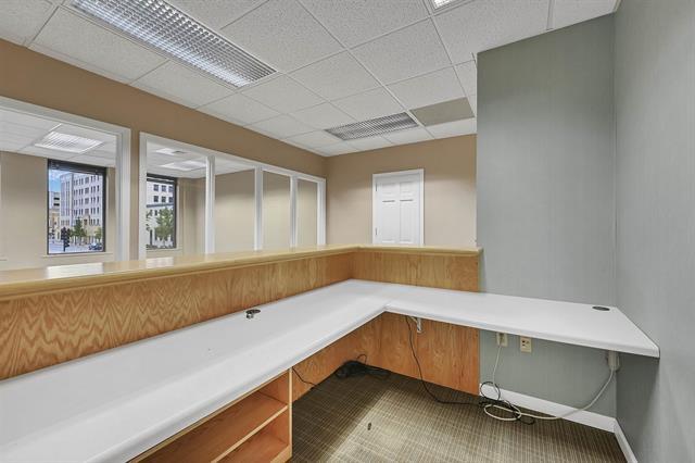 More Photos Of 414 E Walnut St, Green Bay Office For Lease