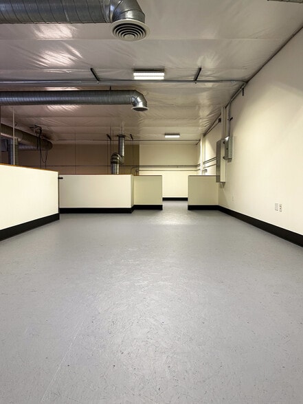 More Photos Of 1630-1670 SE 3rd Ave, Portland Food Processing For Lease