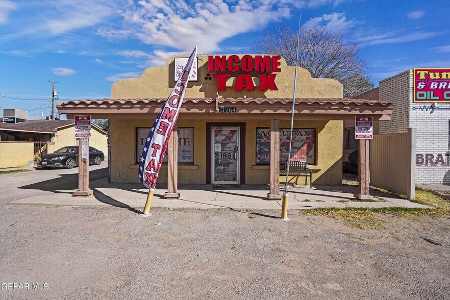 More Photos Of 3984 Doniphan Dr, El Paso General Retail For Sale