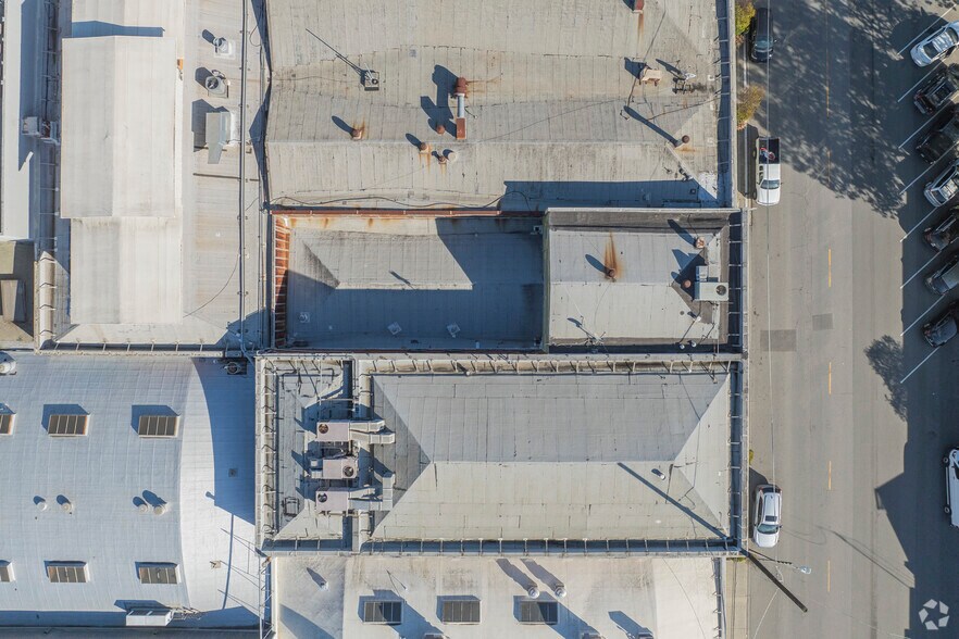 More Photos Of 620 3rd St, Oakland Flex For Lease