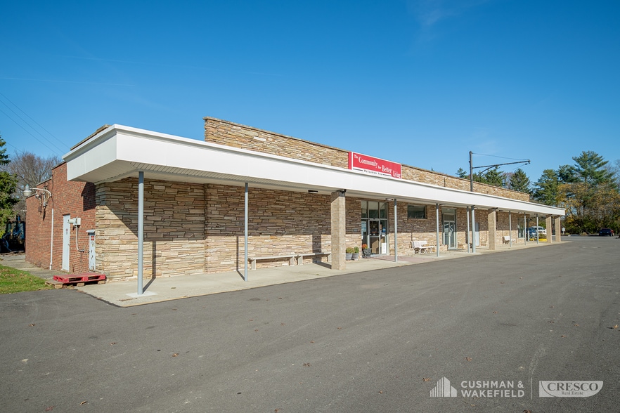 More Photos Of 7100 Columbia Rd, Cleveland Unknown For Lease