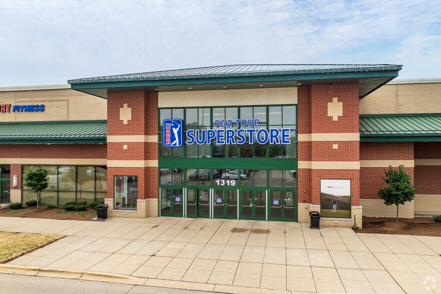 More Photos Of 1319-1321 E Golf Rd, Schaumburg Freestanding For Lease