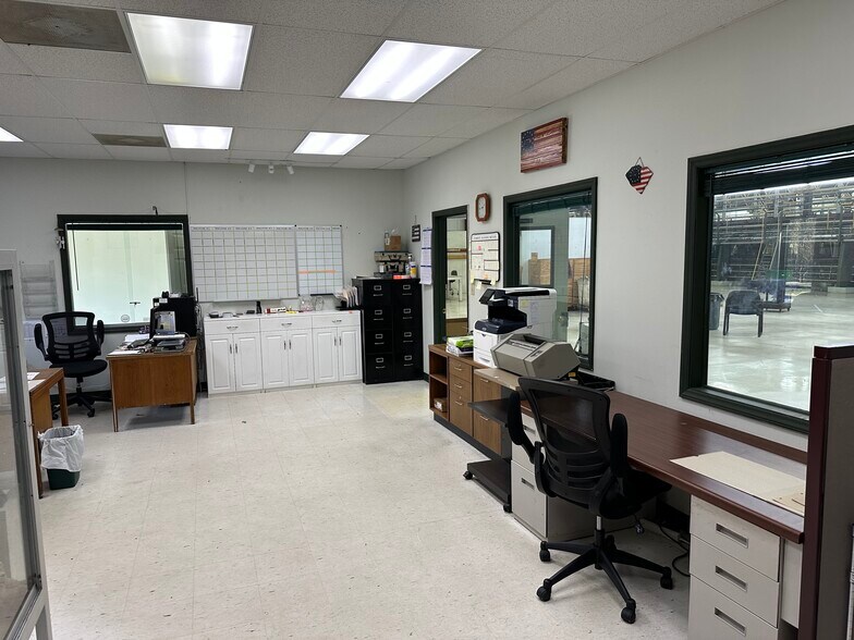 More Photos Of 530 Old Post Rd, Gaffney Industrial For Lease