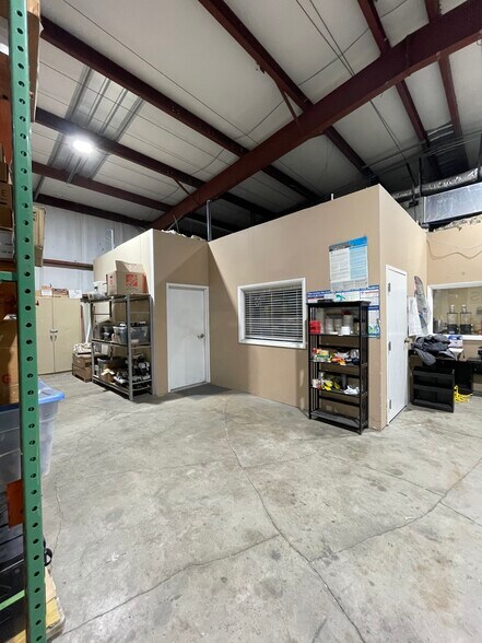 More Photos Of 251 Douglas Rd E, Oldsmar Warehouse For Sale