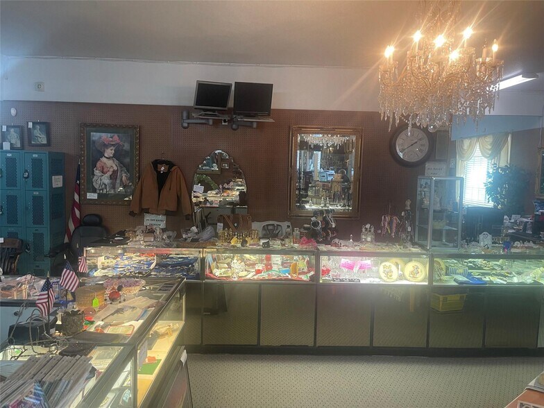 More Photos Of 101 Park Place Cir, Cresson Storefront Retail Office For Sale