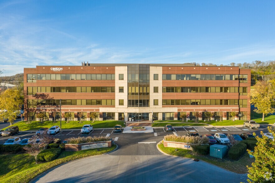 More Photos Of 103 Powell Ct, Brentwood Office For Lease