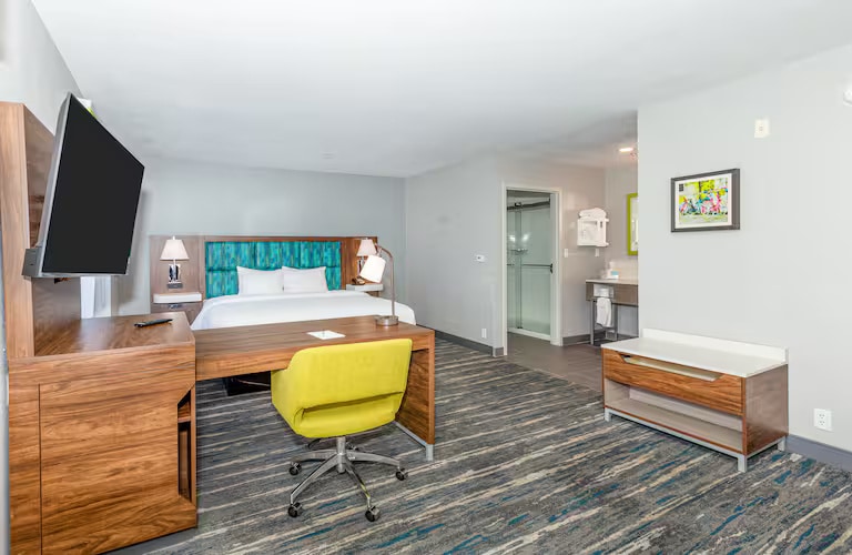 More Photos Of 2700 Green Oaks Rd, Fort Worth Hotel For Sale
